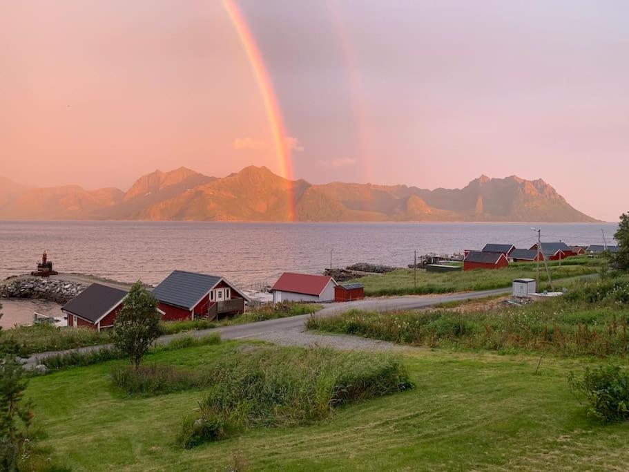 Leilighet I Rorbu Pa Kaldfarnes - Yttersia Senja Exterior foto
